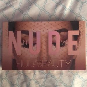 ⭐️⭐️sold on another app⭐️⭐️Huda New Nude Palette